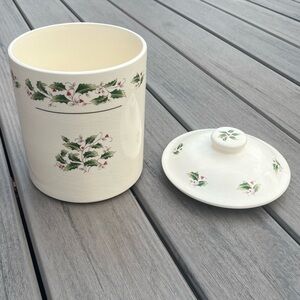 Vintage; Caldor; Porcelain Ware; Biscuit Barrel; Holly Leaf Design; In Box